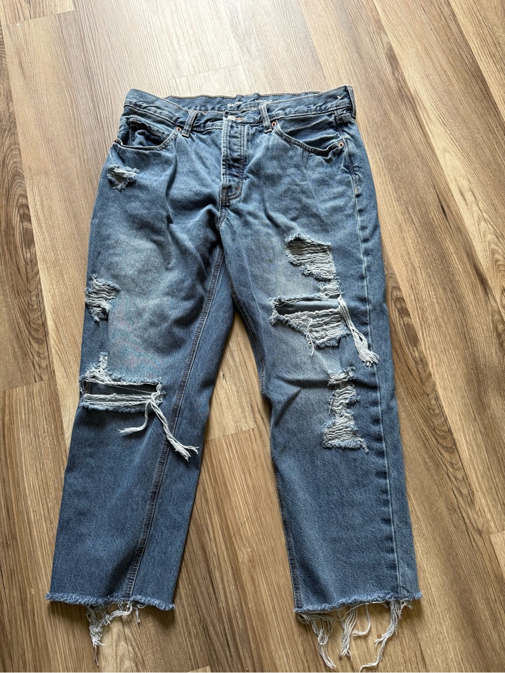 Old Navy Distressed Boyfriend Jeans in Blue